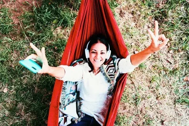 woman_in_hammock